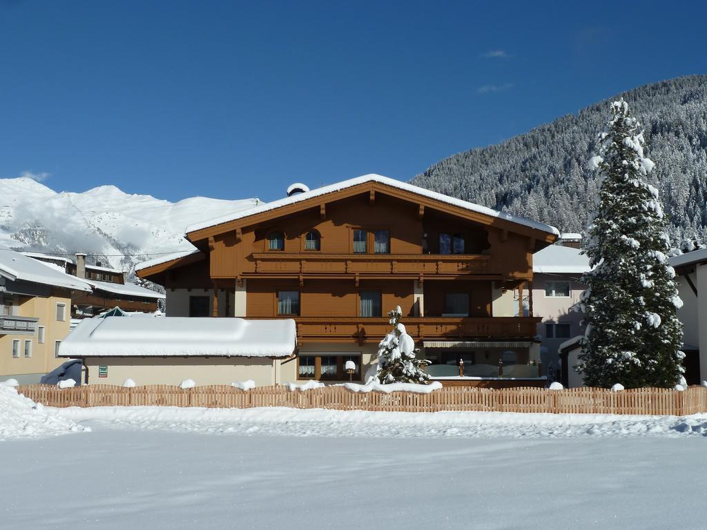 Отель Haus Hochland Тукс Экстерьер фото