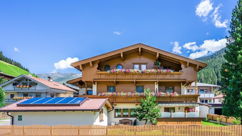 Отель Haus Hochland Тукс Экстерьер фото